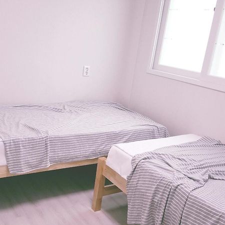 Alley Guesthouse Кёнджу Экстерьер фото
