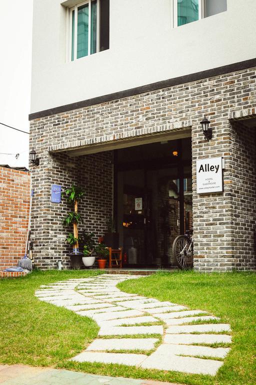 Alley Guesthouse Кёнджу Экстерьер фото